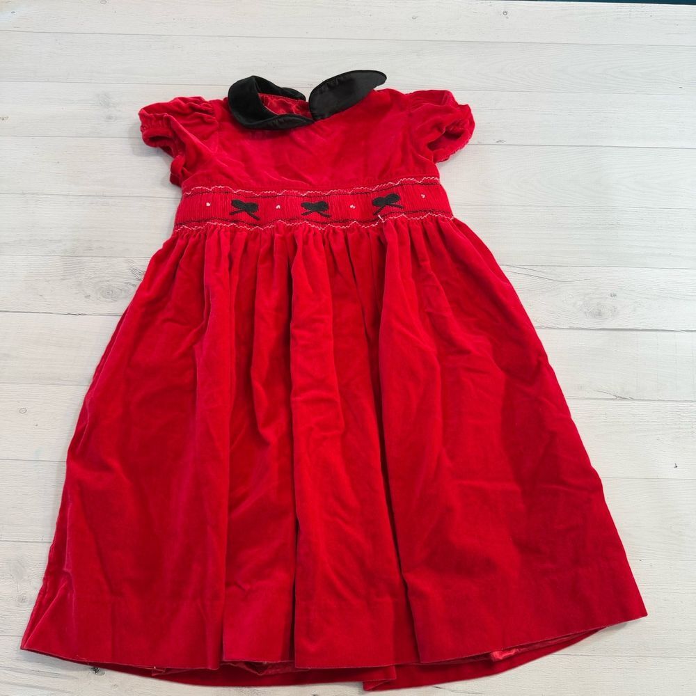 Hartstrings red velour smocked bow dress‎ size 6